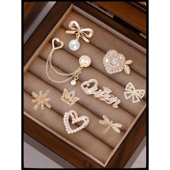 RQAYE 80pcs Junk Socks Charms Kit, Gold Brooches and Pins for Women,Pearl and Rhinestone Shoe Charms with Safety Pins for Hat Clothes Bags